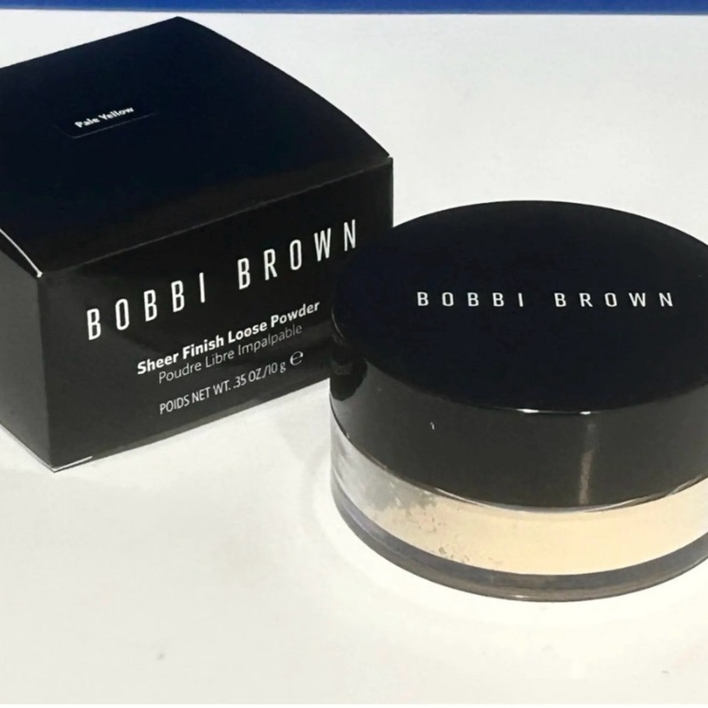 Bobbi Brown Loose Powder in Black and Cream